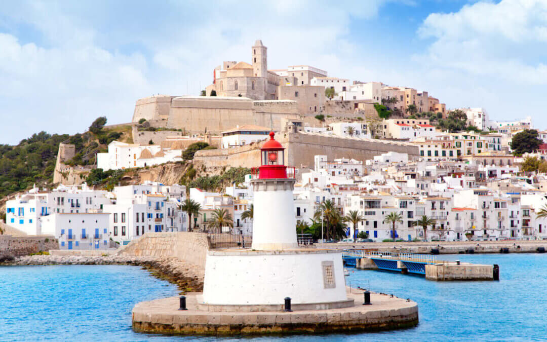 Choisir entre les Canaries et les Baléares