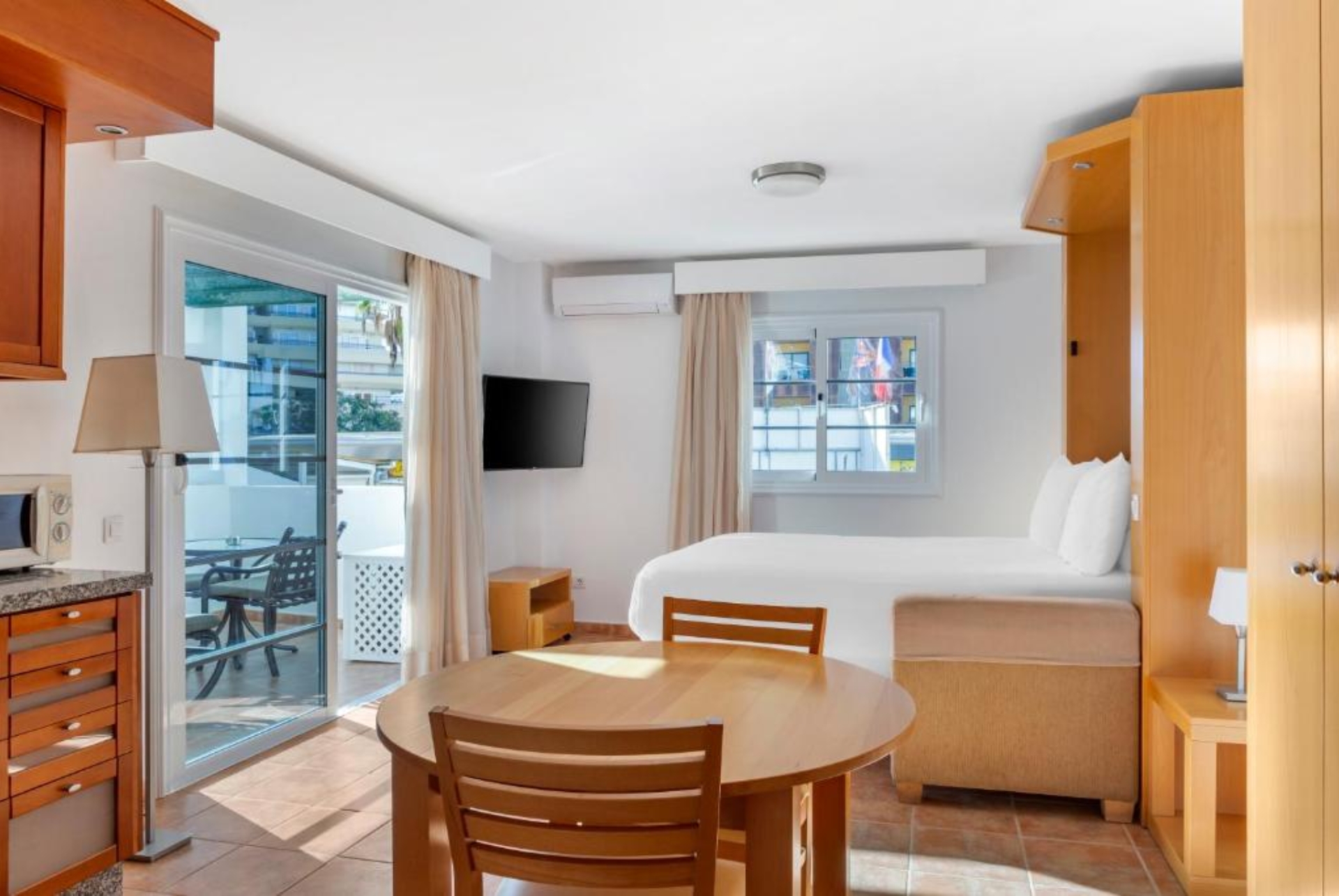 sunset harbour club