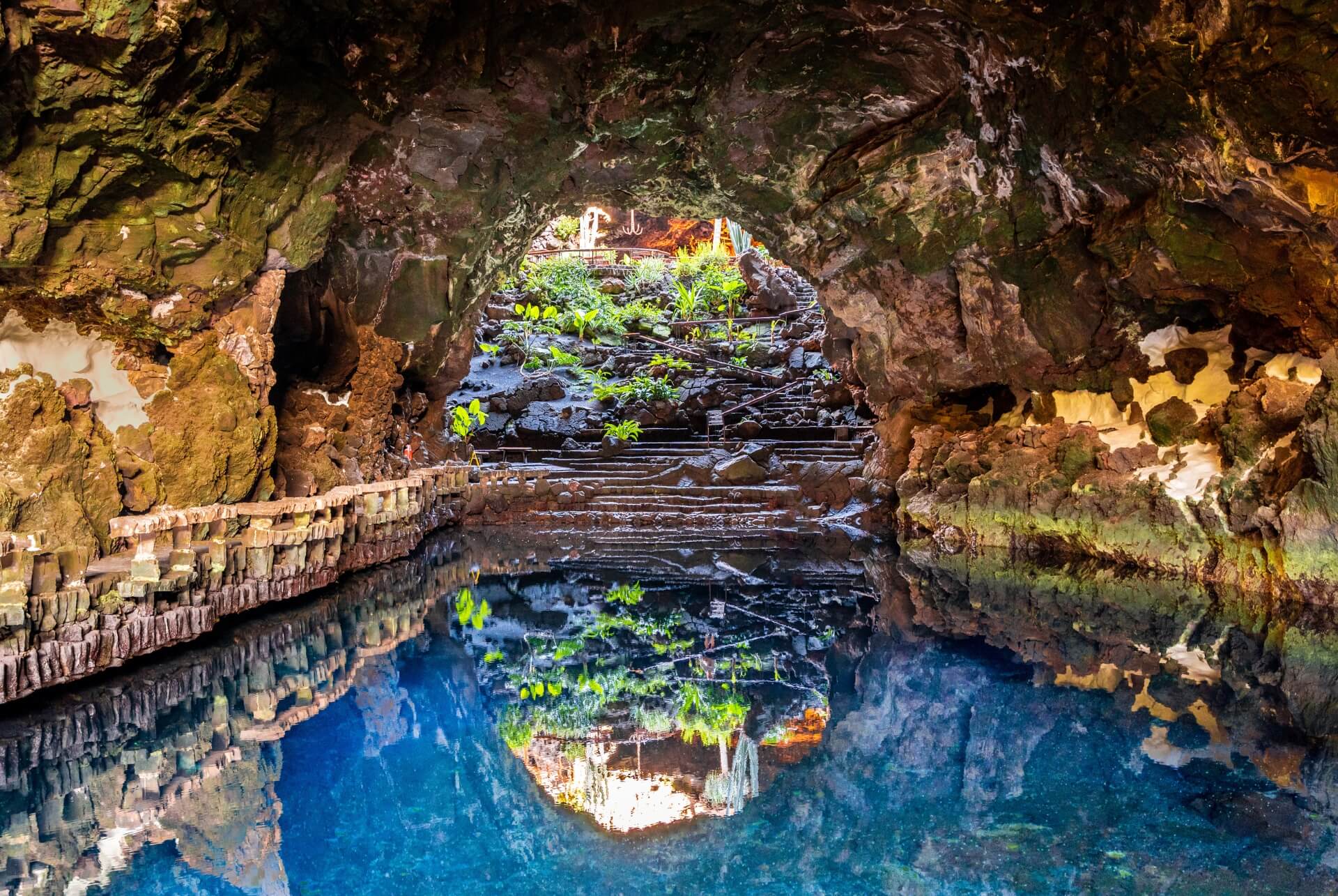 jameos del agua lanzarote